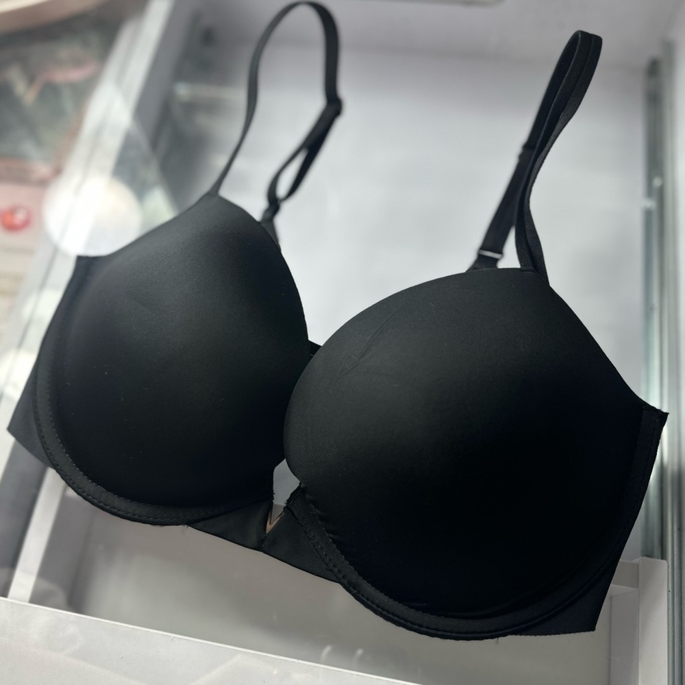 Victoria's Secret Seamless Black Push Up Bra 32DD